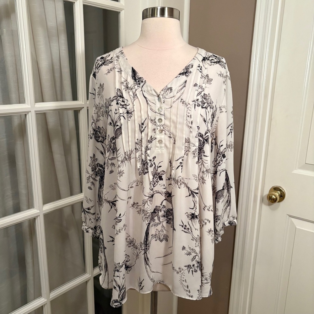 Rose + Olive 1X Ivory Black Floral‎ Pleated Blouse Long Sleeve V Neck Top